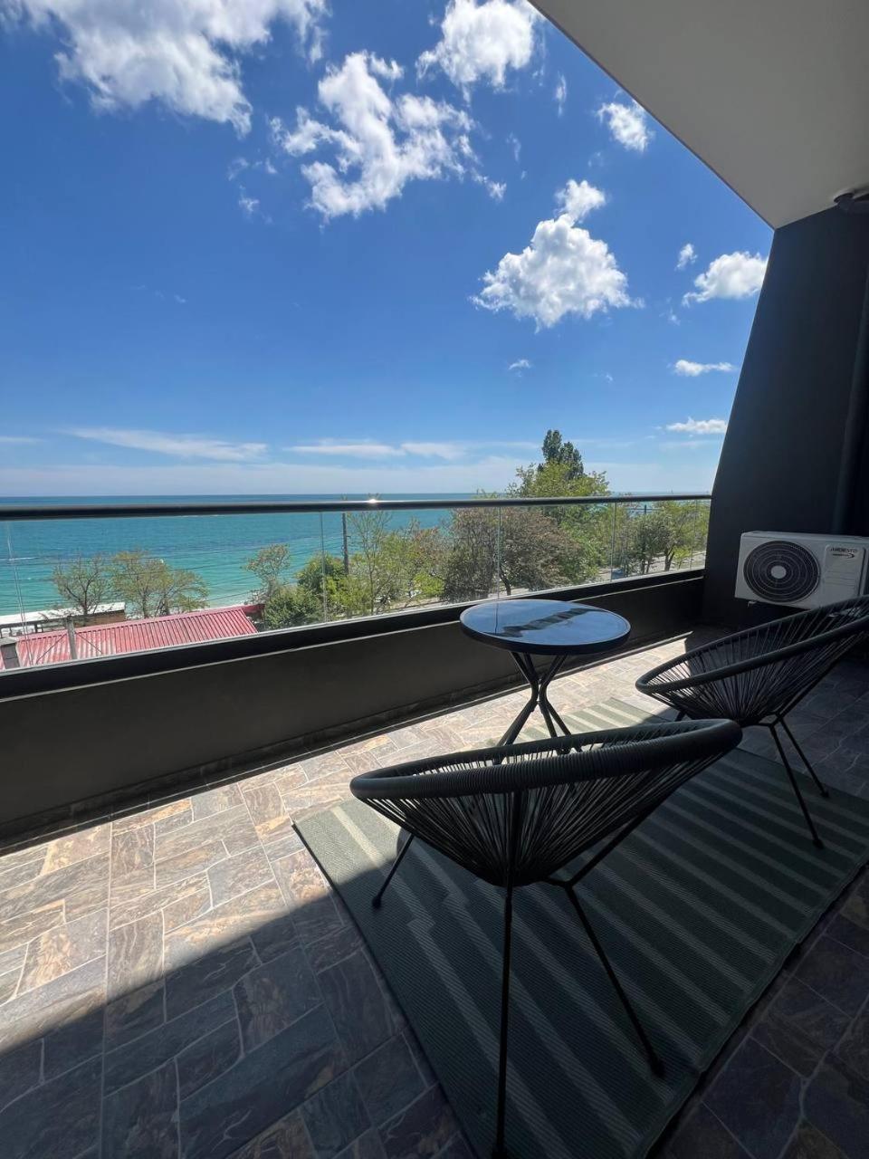 Magnit Apartments У Самого Моря Odessa Exteriör bild